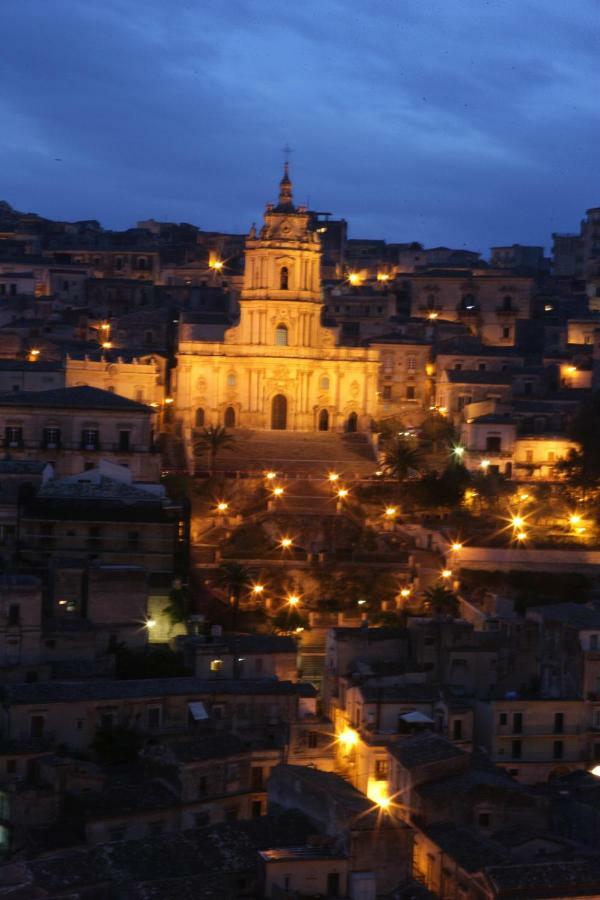 La Casa Di Pina Apartment Modica Exterior photo